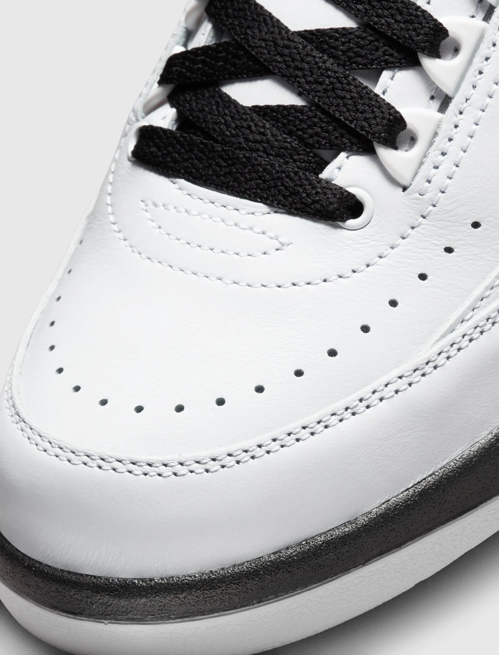 AIR JORDAN 2 RETRO "CHICAGO"