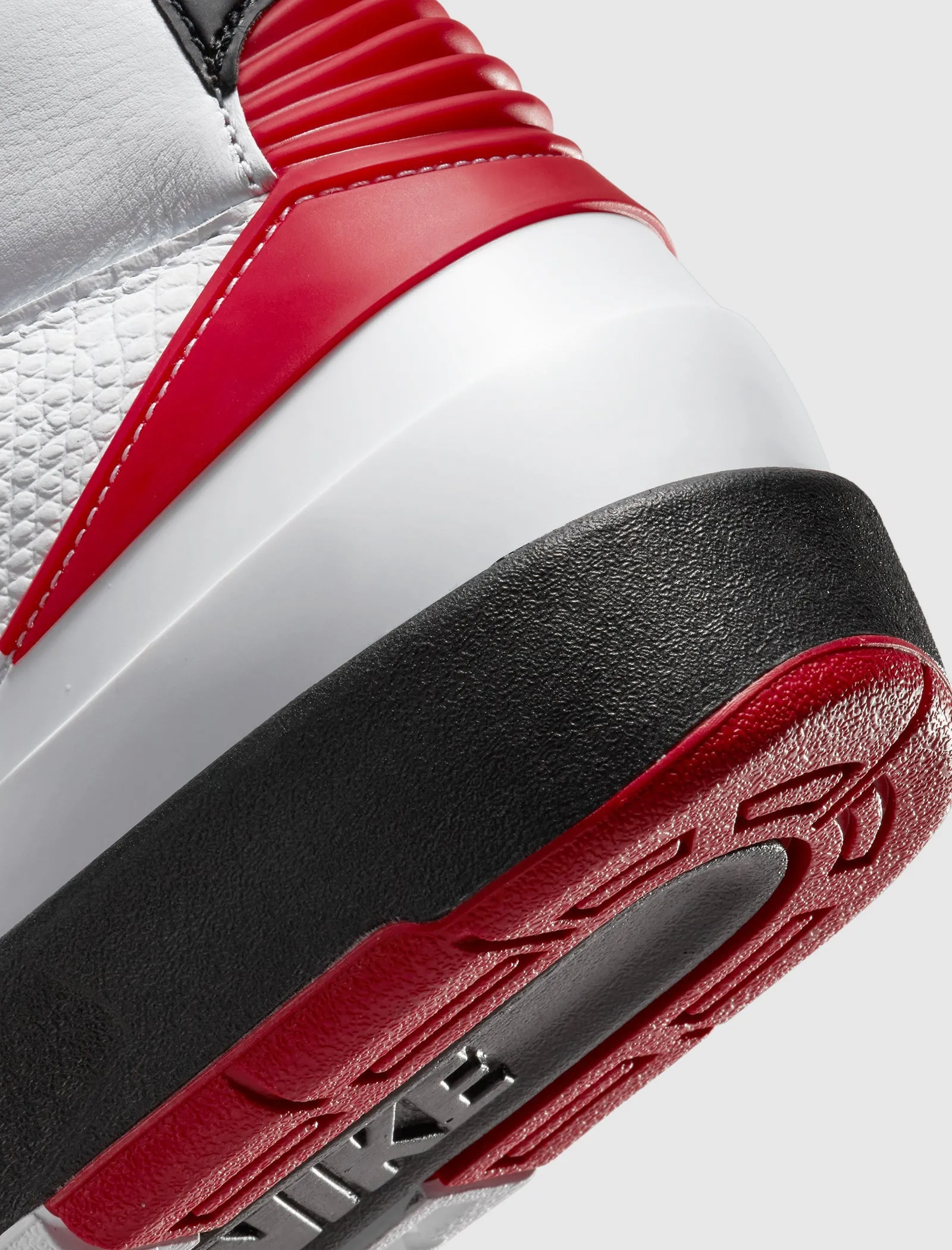 AIR JORDAN 2 RETRO "CHICAGO"