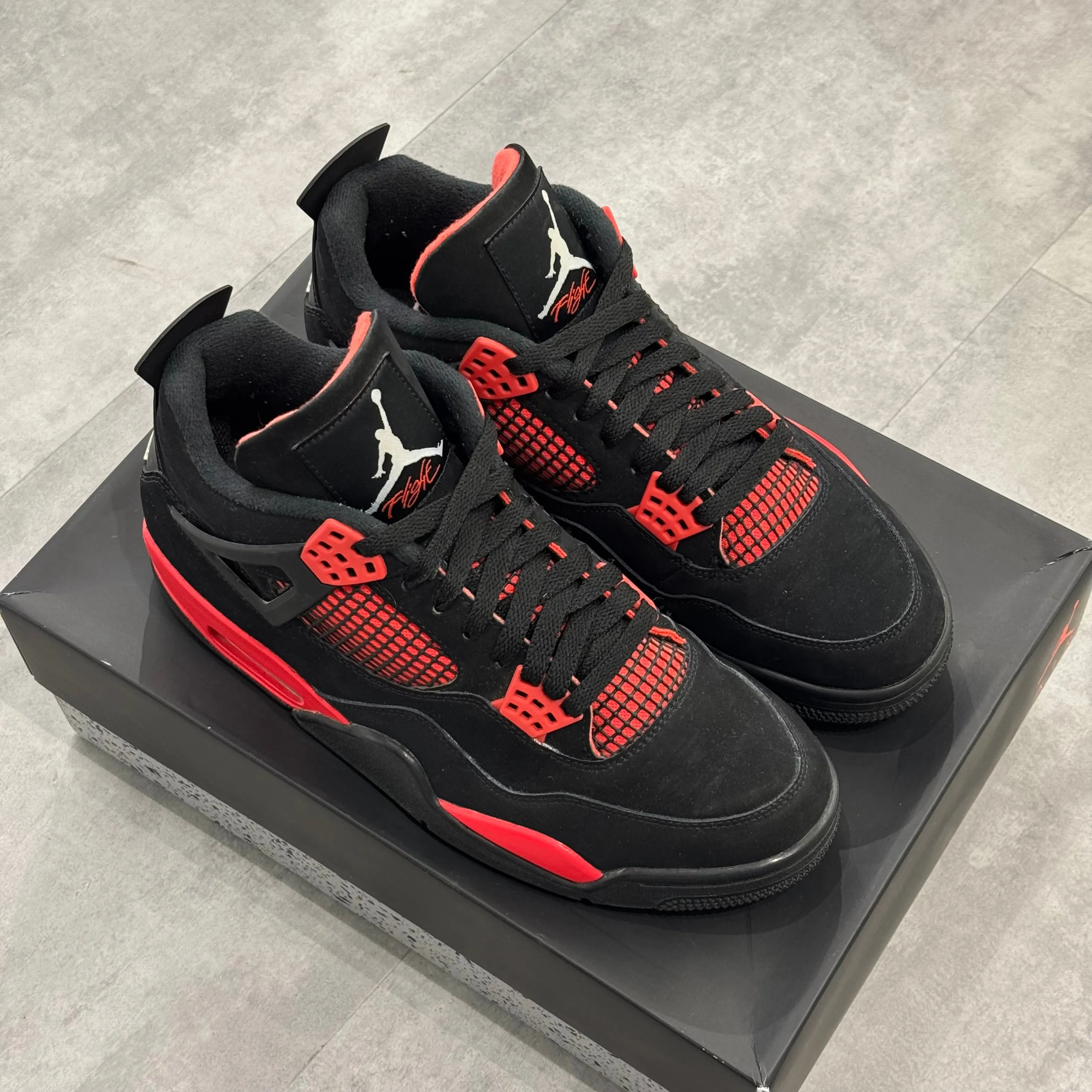 Air Jordan 4 Retro Red Thunder (44) - Usado