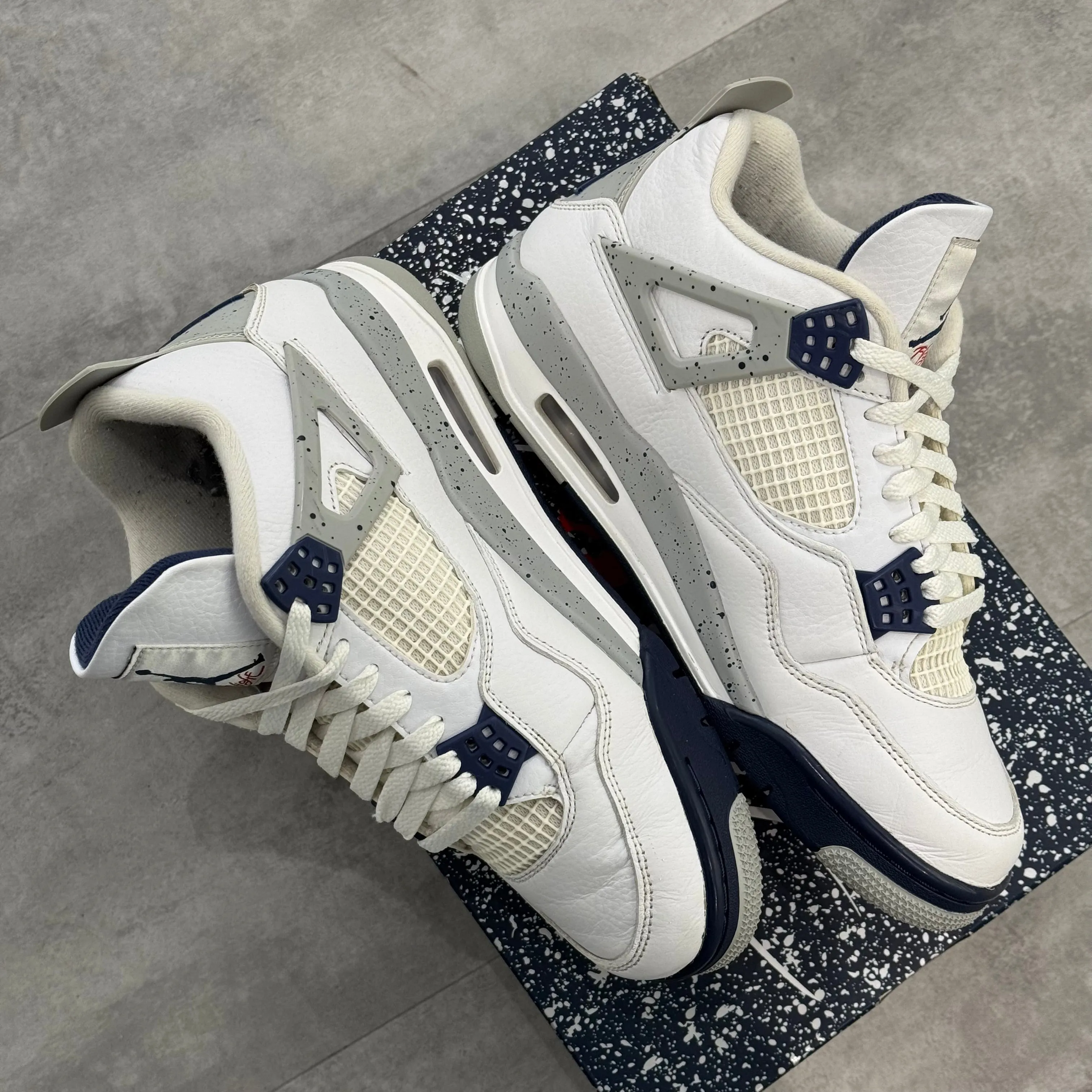 Air Jordan 4 Retro White Midnight Navy (42) - Usado
