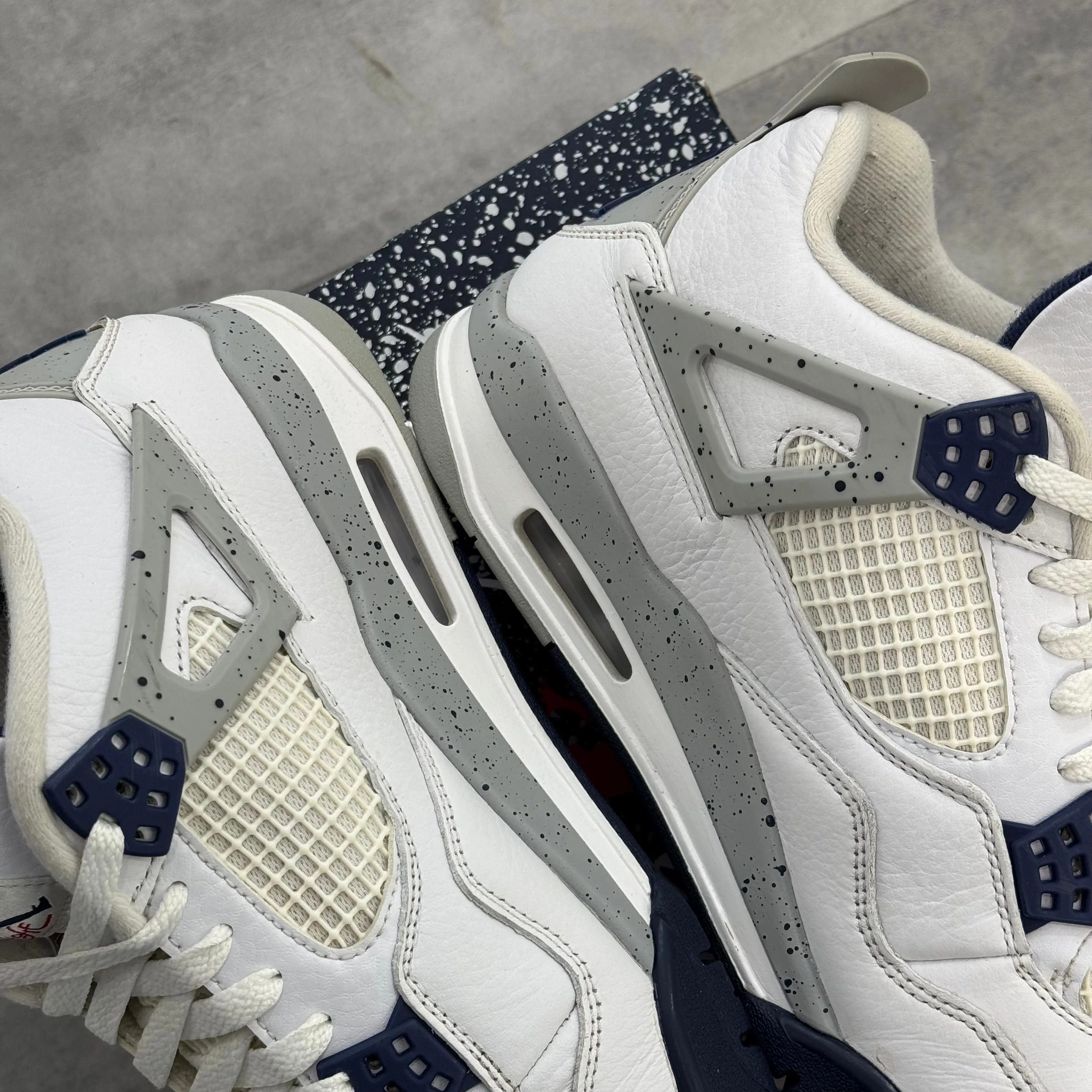 Air Jordan 4 Retro White Midnight Navy (42) - Usado