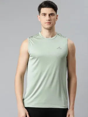 Alcis Men Green Camouflage Printed Slim Fit T-shirt