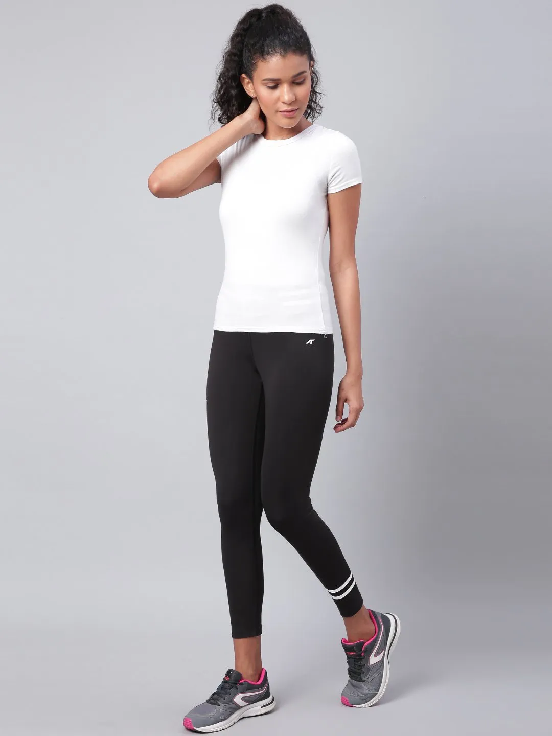Alcis Women Black Drytech  Solid Cropped Training Tights