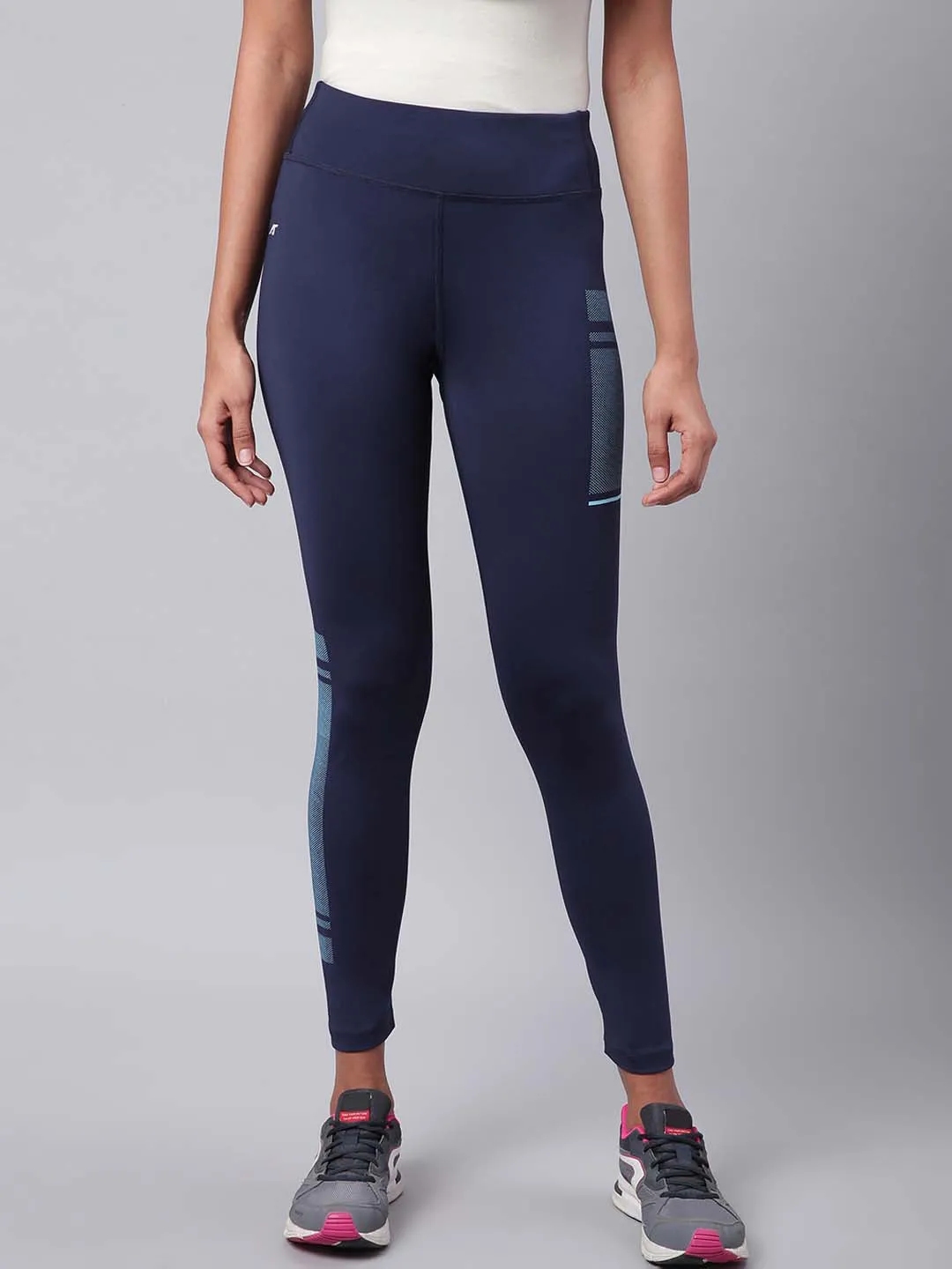 Alcis Women Navy Blue Drytech  Solid Cropped Training Tights