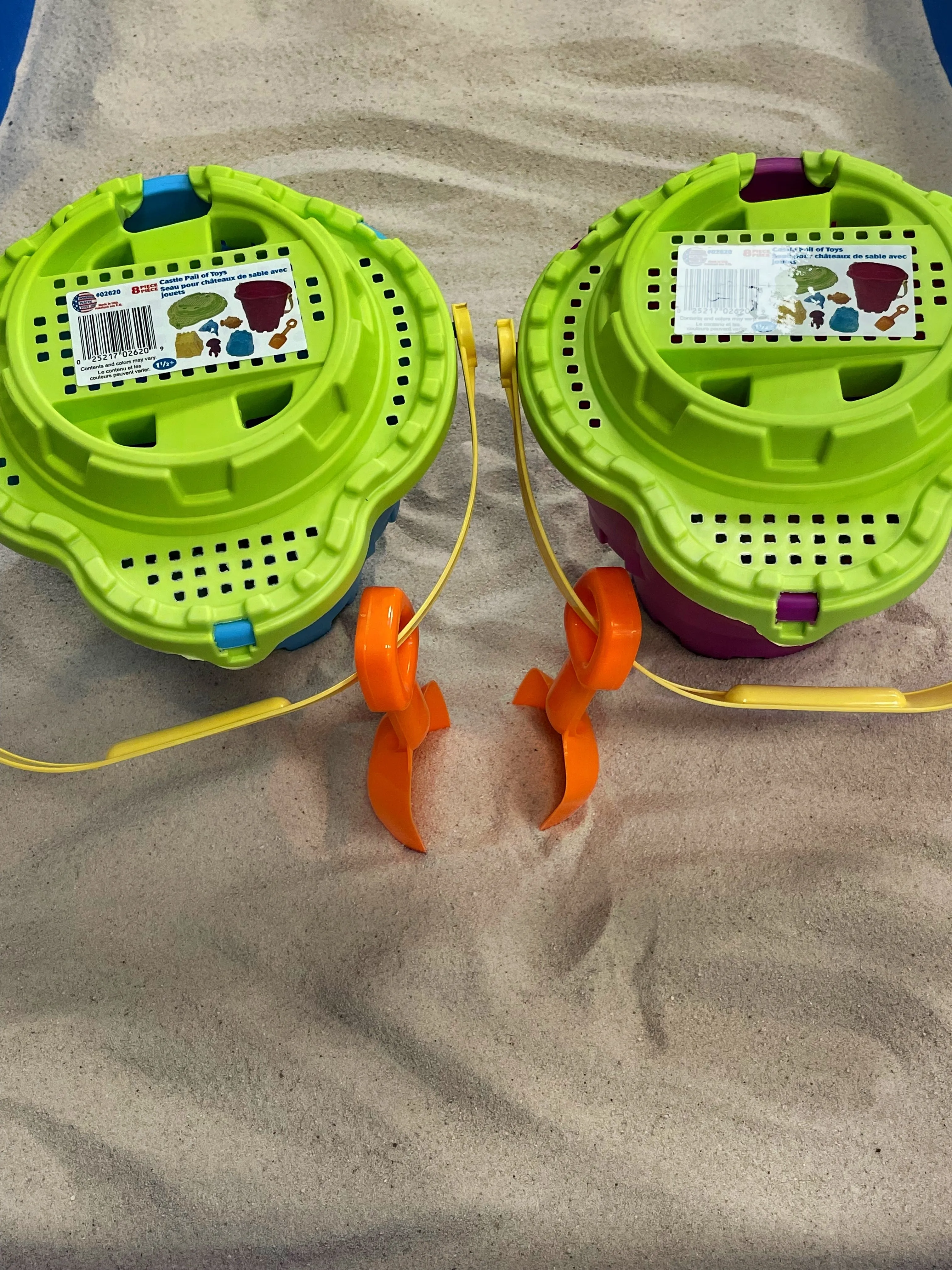 Castle Pail and 8 Piece Toy Set