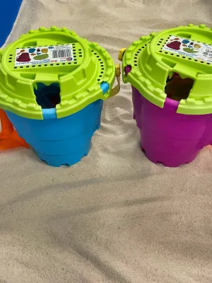 Castle Pail and 8 Piece Toy Set