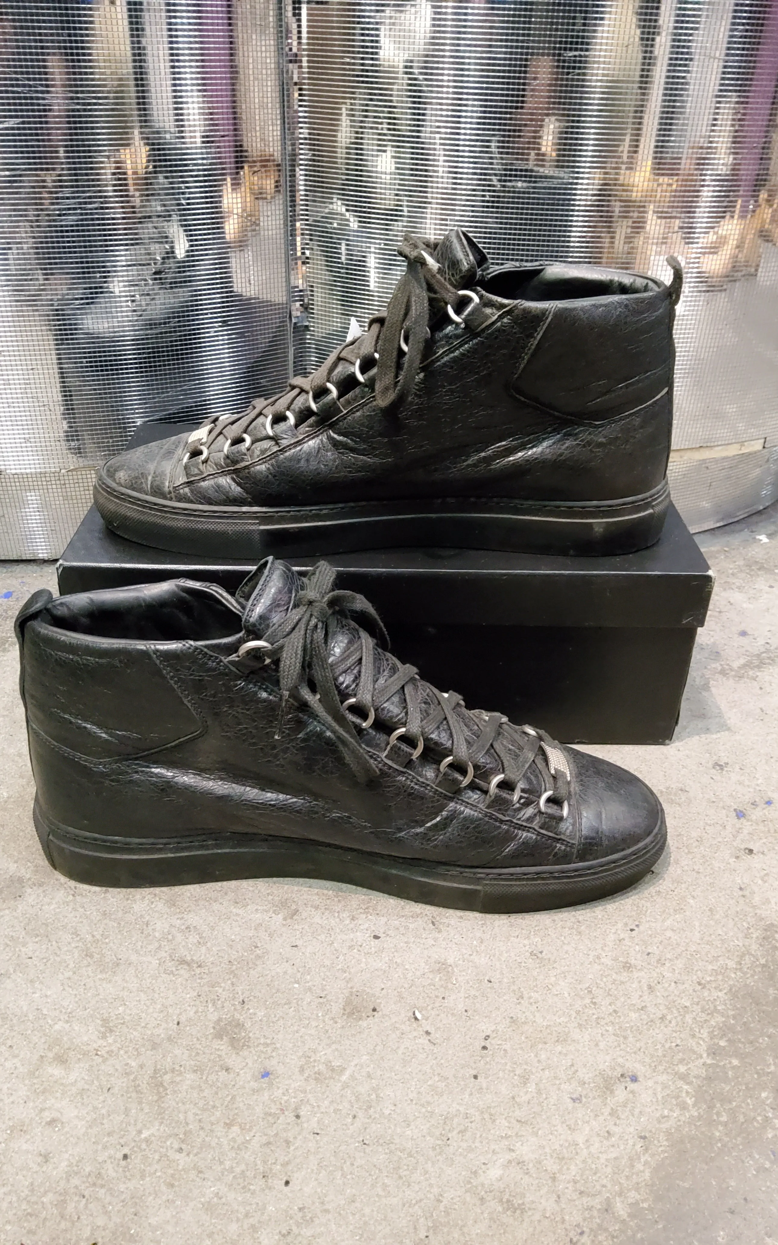 LEATHER HIGH-TOP SNEAKERS