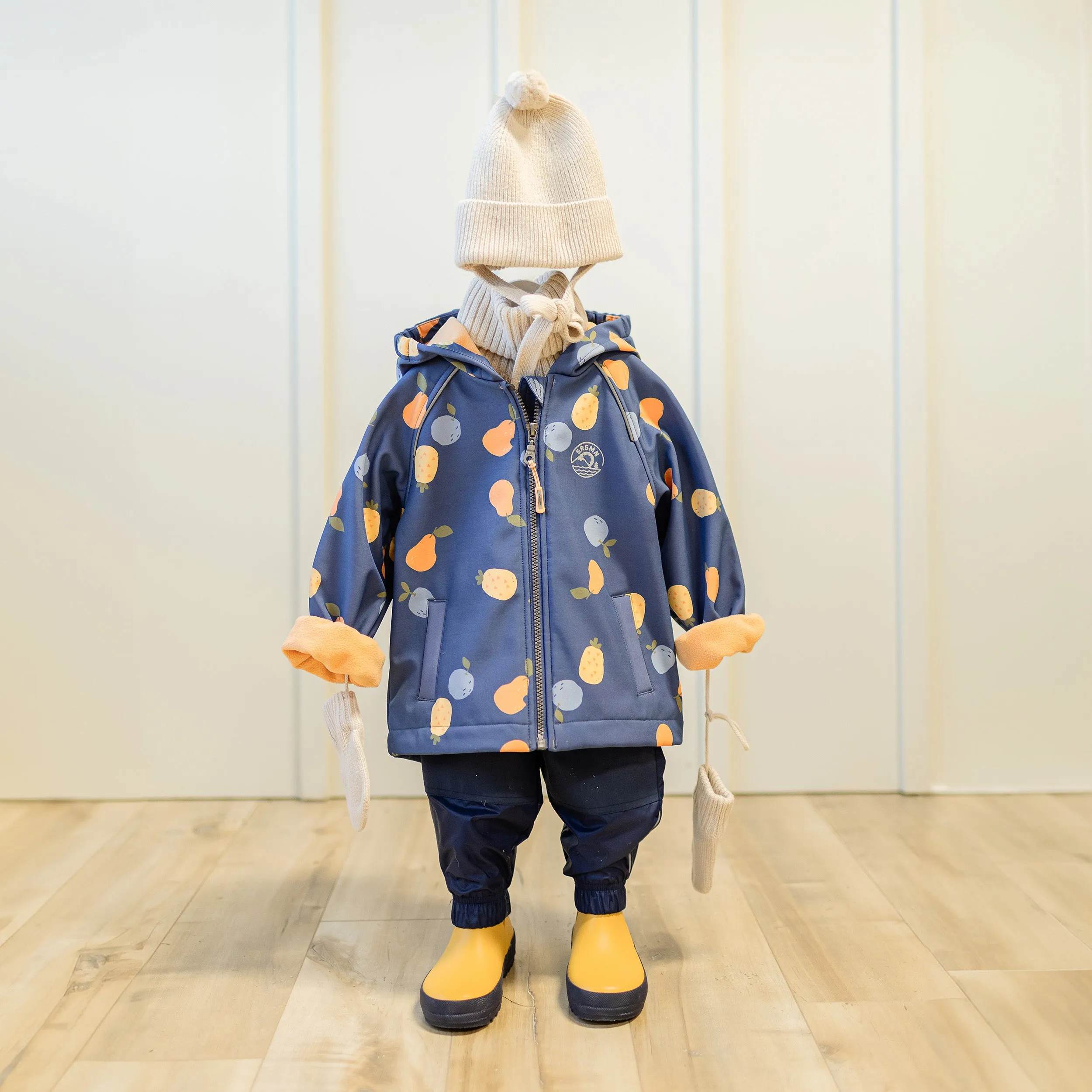 Manteau bleu à coquille souple avec motif fruité, bébé || Blue soft shell coat with fruit print, baby