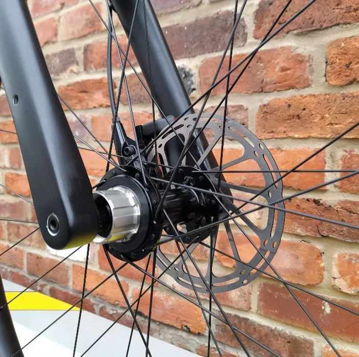 Olsen  CARBON 142MM REAR WHEEL COMPATIBLE MTB FORK