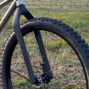 Olsen  CARBON 142MM REAR WHEEL COMPATIBLE MTB FORK