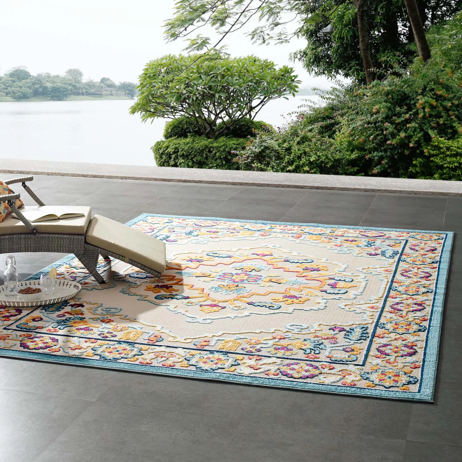 REFLECT ANSEL DISTRESSED FLORAL PERSIAN MEDALLION
