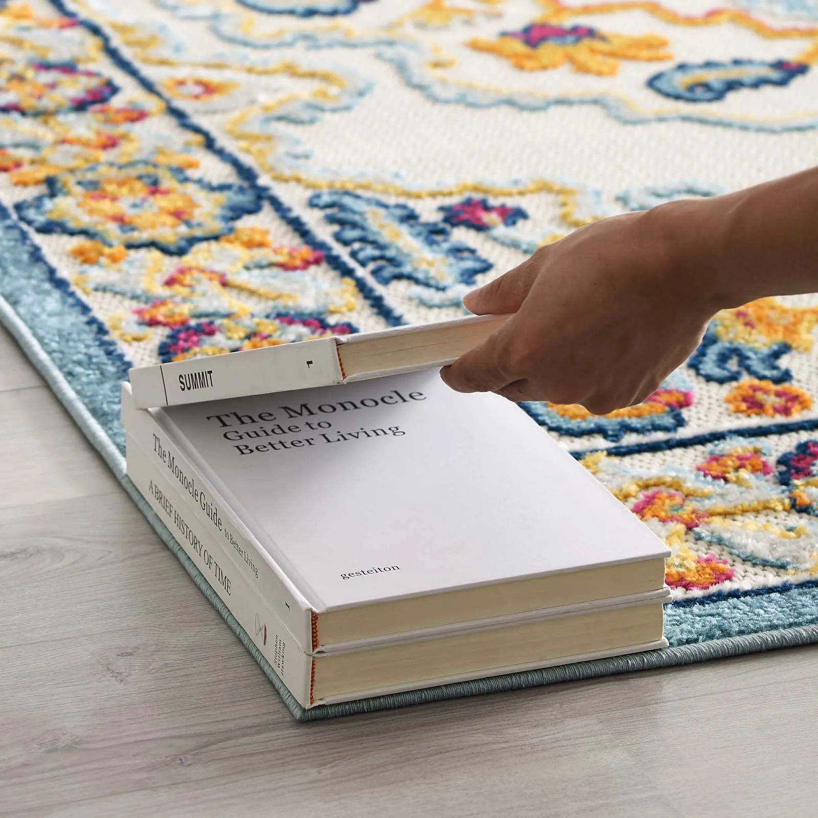 REFLECT ANSEL DISTRESSED FLORAL PERSIAN MEDALLION