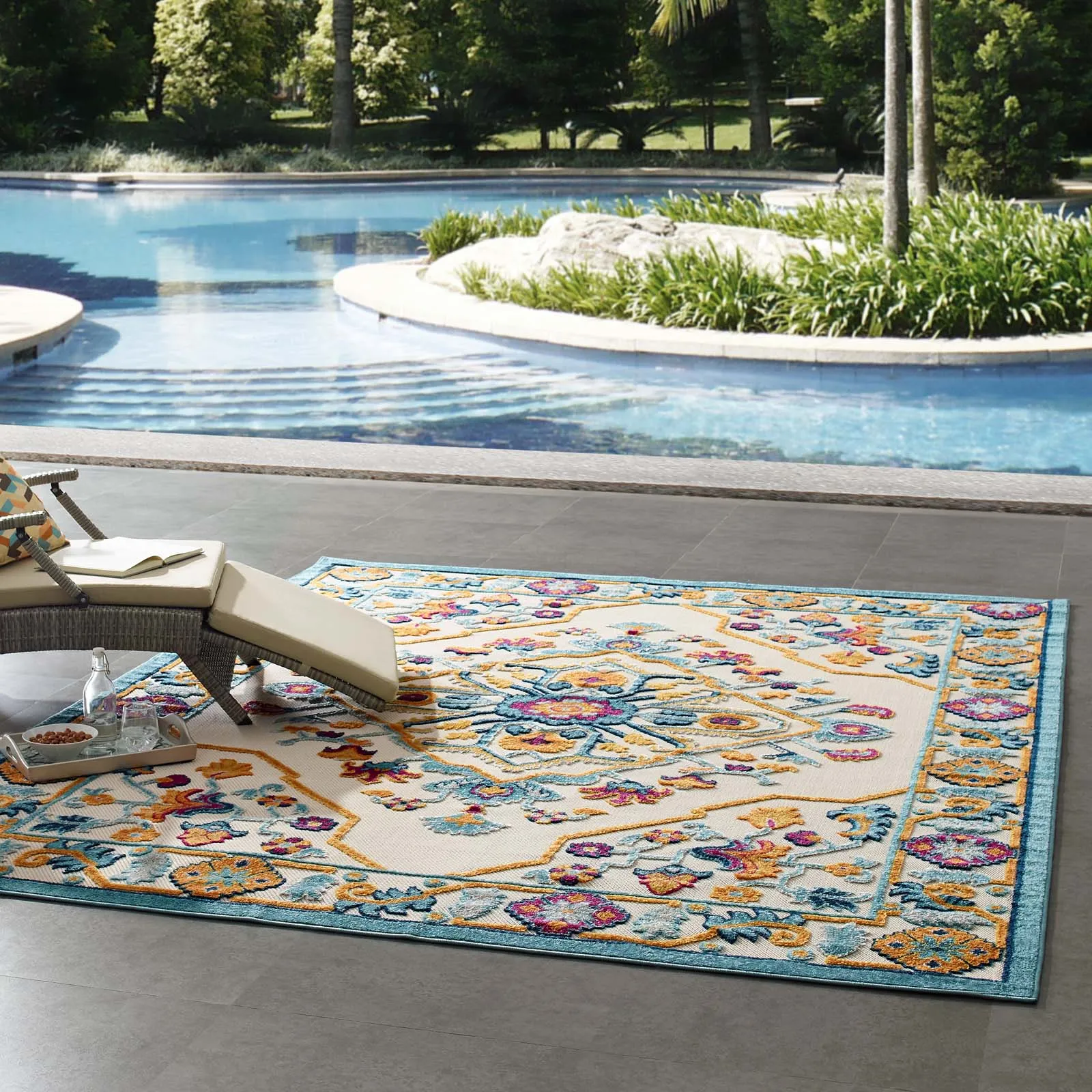 REFLECT FREESIA DISTRESSED FLORAL PERSIAN MEDALLION