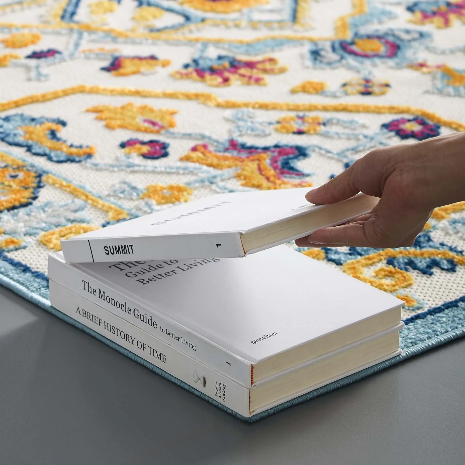 REFLECT FREESIA DISTRESSED FLORAL PERSIAN MEDALLION