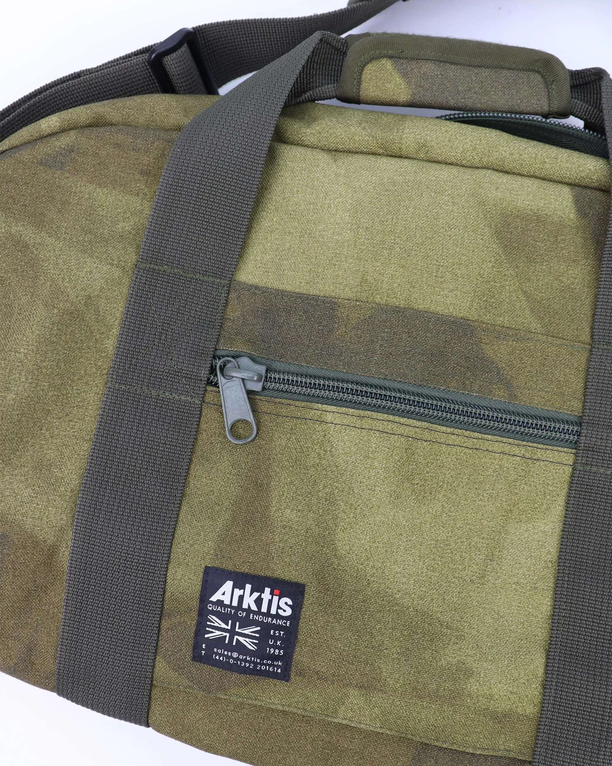 T110 35L Grip Bag - Comb Arid