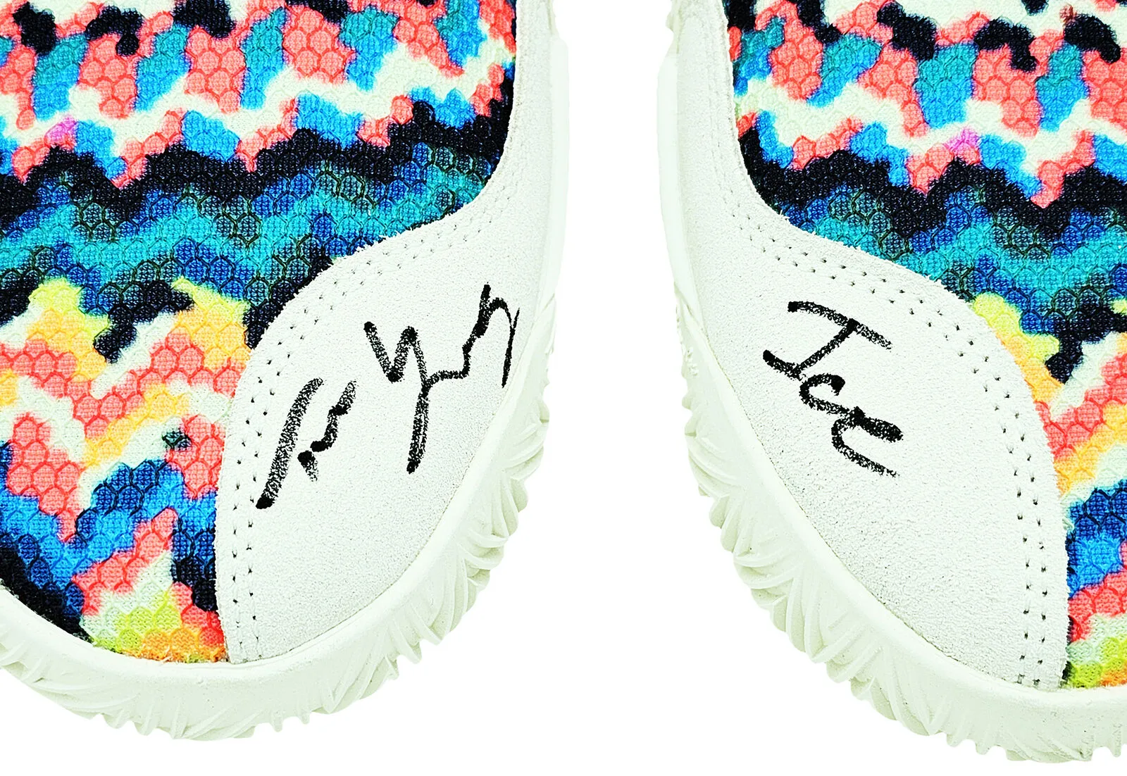 TRAE YOUNG AUTOGRAPHED TIE-DYE ADIDAS SHOES HAWKS SIZE 12.5 ICE (GY0295) BECKETT
