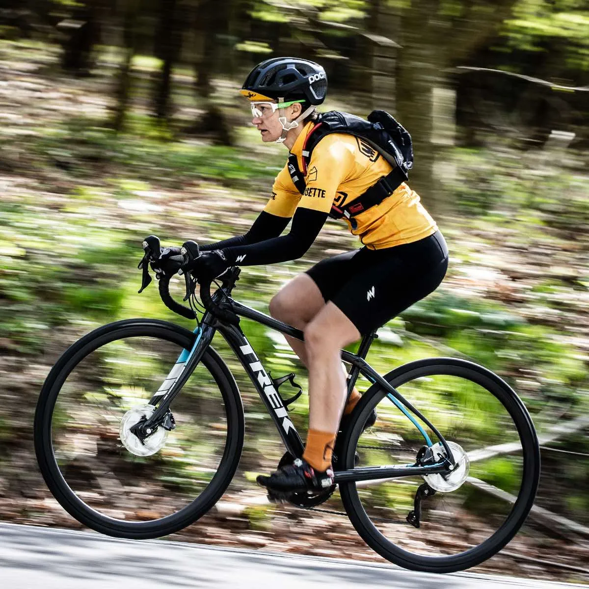 USWE Outlander Bike 2L Hydration System Backpack - Black