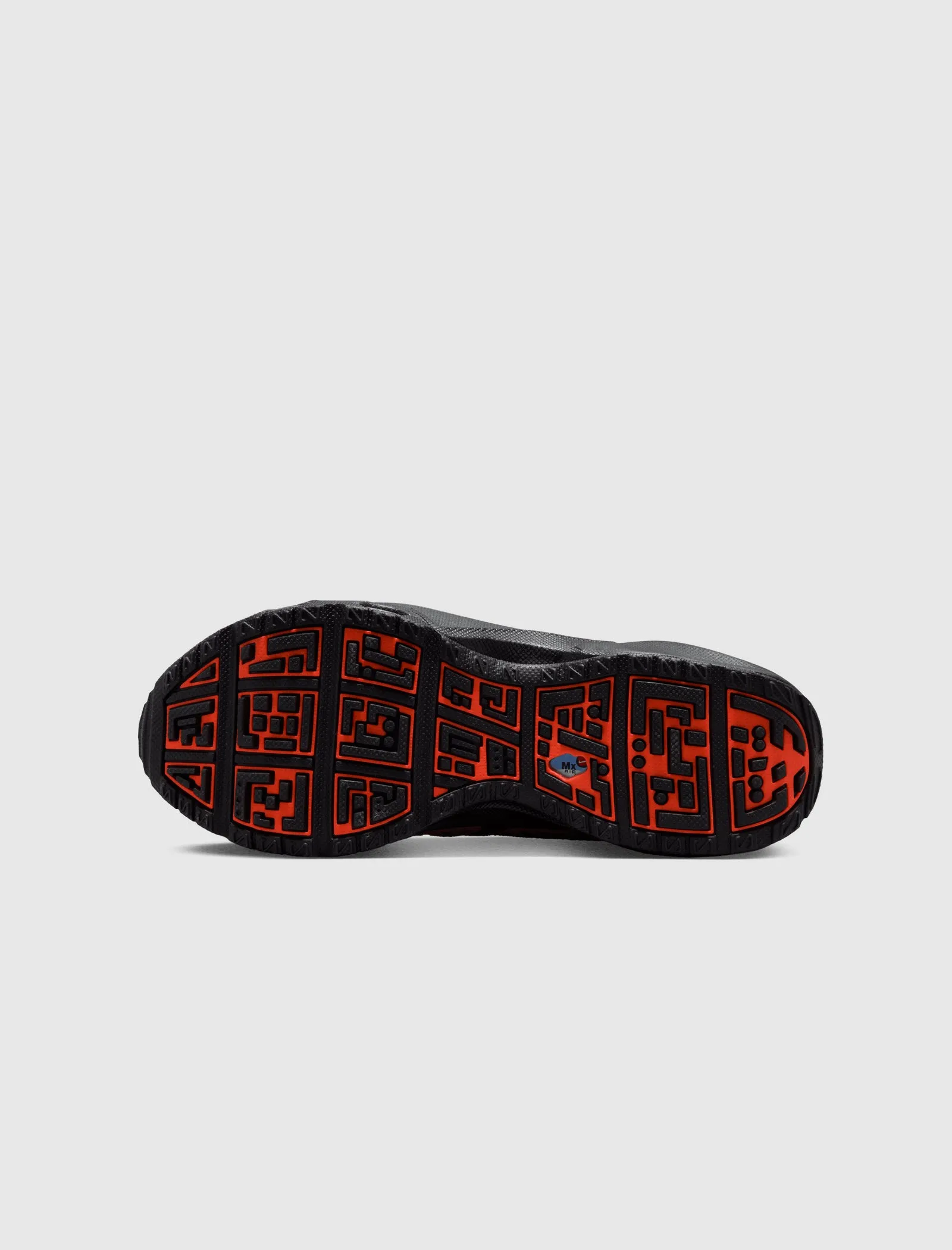 WOMENS AIR MAX SUNDER GORE-TEX "HYPER CRIMSON/ DARK SMOKE GREY/ FIRE RED"