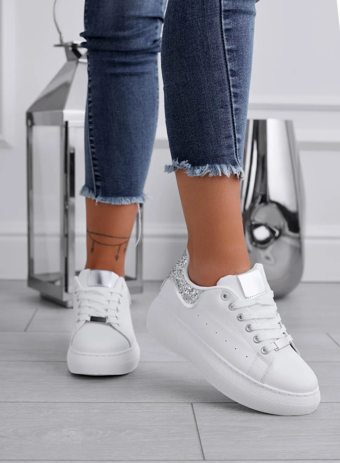 ZORA - Sneakers bianche con retro glitter argento